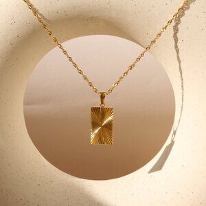 Kendra Scott Gold Pendant Necklace